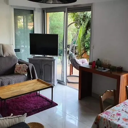 For 4 People * Saint-Raphael (Var)